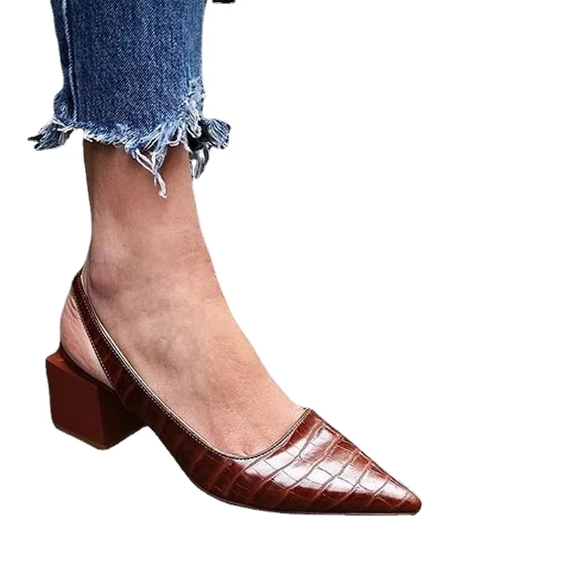 Женские летние босоножки из искусственной кожи с острым носком, женские офисные туфли-лодочки на квадратном каблуке, женская классическая обувь, женская обувь размера Плюс 43