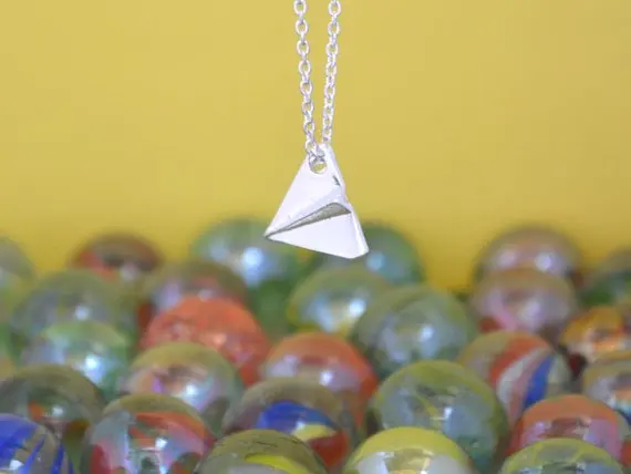 5 шт., Крошечное ожерелье-Оригами из бумажного самолетика, Европейский минималистичный Летающий самолет, ожерелья-цепочки с подвесками для женщин