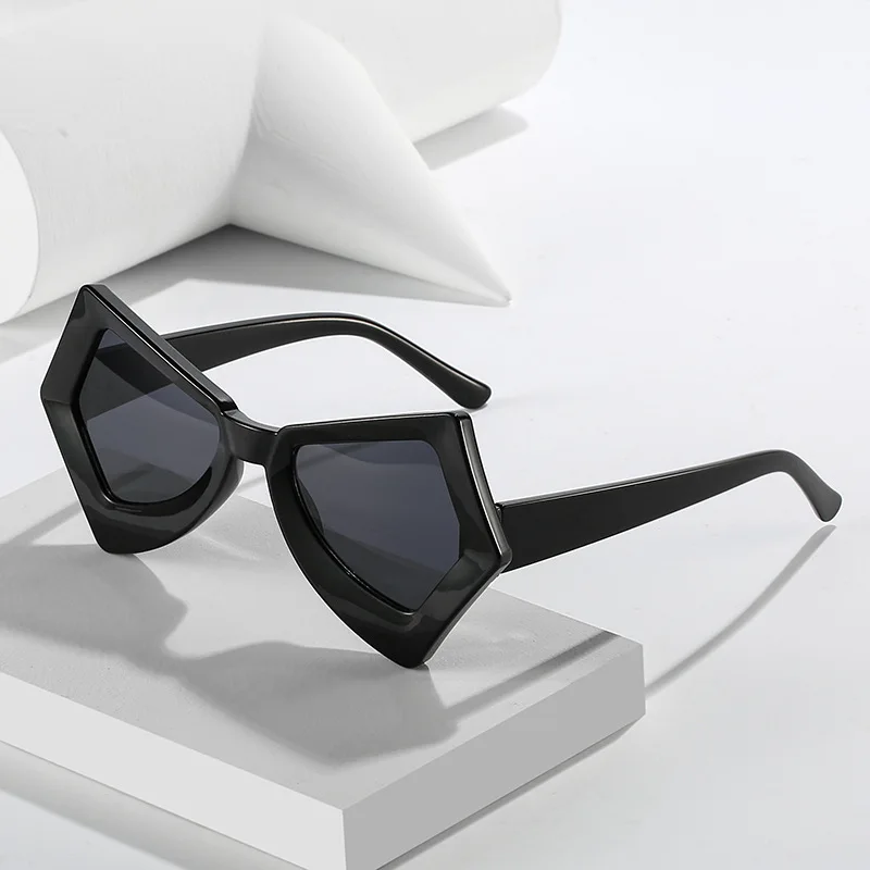 Женские солнцезащитные очки с новым рисунком 2022, модные дизайнерские Ретро-забавные вечерние UV400 класса Люкс оптом