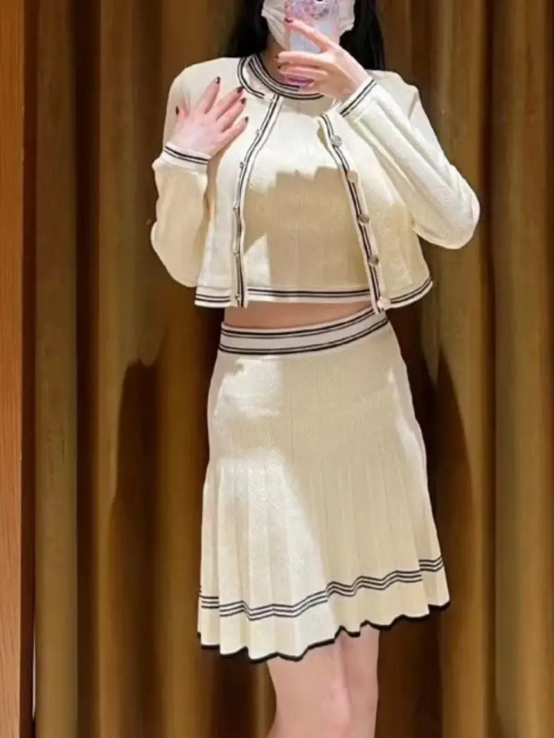 Женский кардиган в полоску контрастного цвета с круглым вырезом и длинным рукавом, Однобортный свитер простой вязки