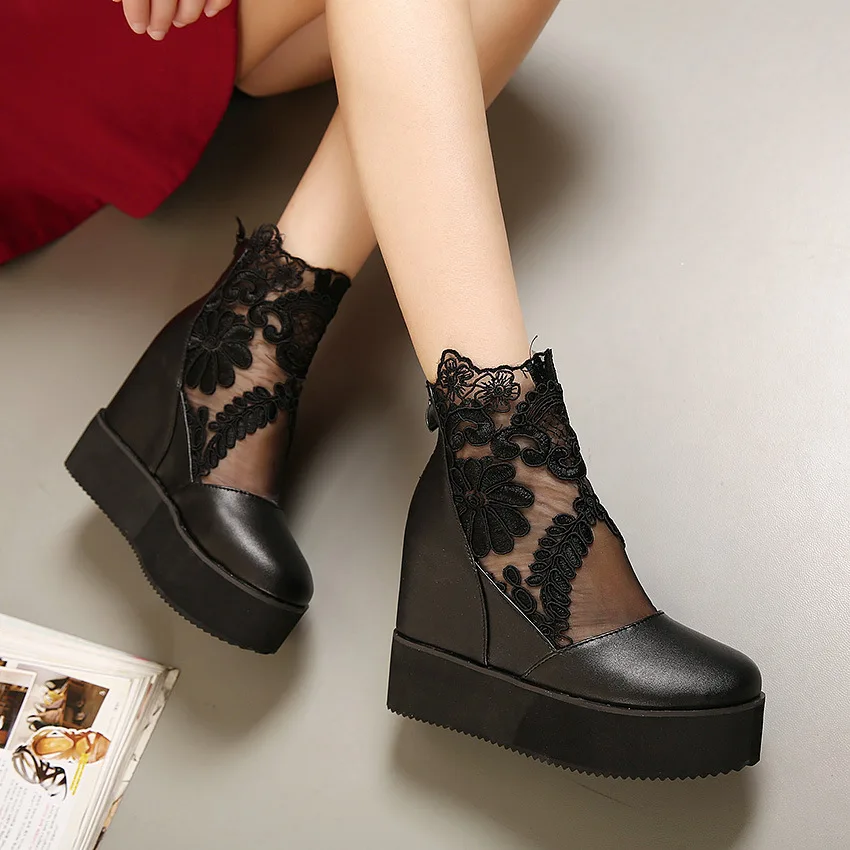 Модная женская обувь на платформе, летние пикантные удобные уличные туфли на каблуках, женская черная повседневная дышащая обувь с вырезами