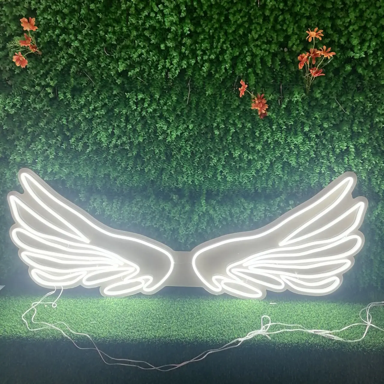 Крылья Неоновая вывеска Индивидуальный декор стен Дома DIY светодиодный буквенный знак Бизнес логотип Пользовательские светодиодные неоновые световые именные знаки