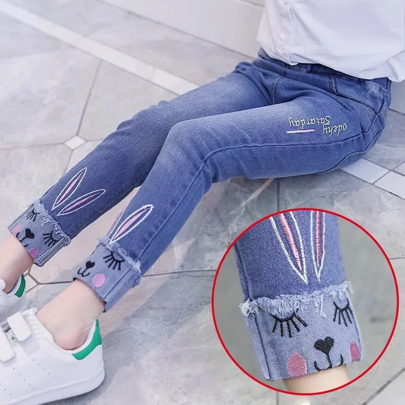 Модные джинсы с вышивкой кролика из мультфильма для девочек, детские брюки в корейском стиле, облегающие джинсовые брюки для девочек, детская одежда от 3 до 12 лет
